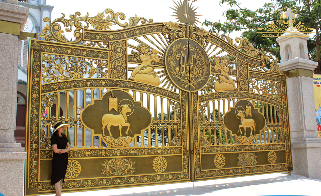 Cổng nhôm đúc nhà thờ tại Ninh Thuận