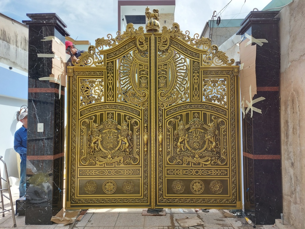 Mẫu cổng nhôm đúc đẹp tại Kim Sơn tỉnh Ninh Bình